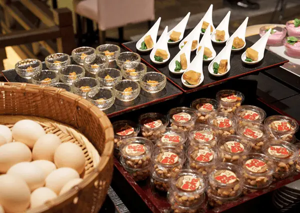 朝食